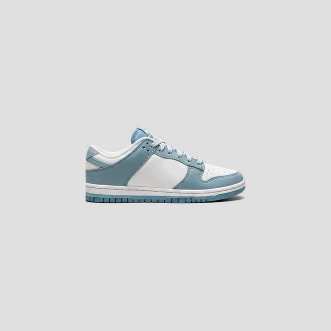 Shoes Dunk Low Essential Paisley Pack Worn