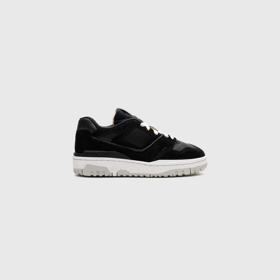 Shoes 550 Black Suede
