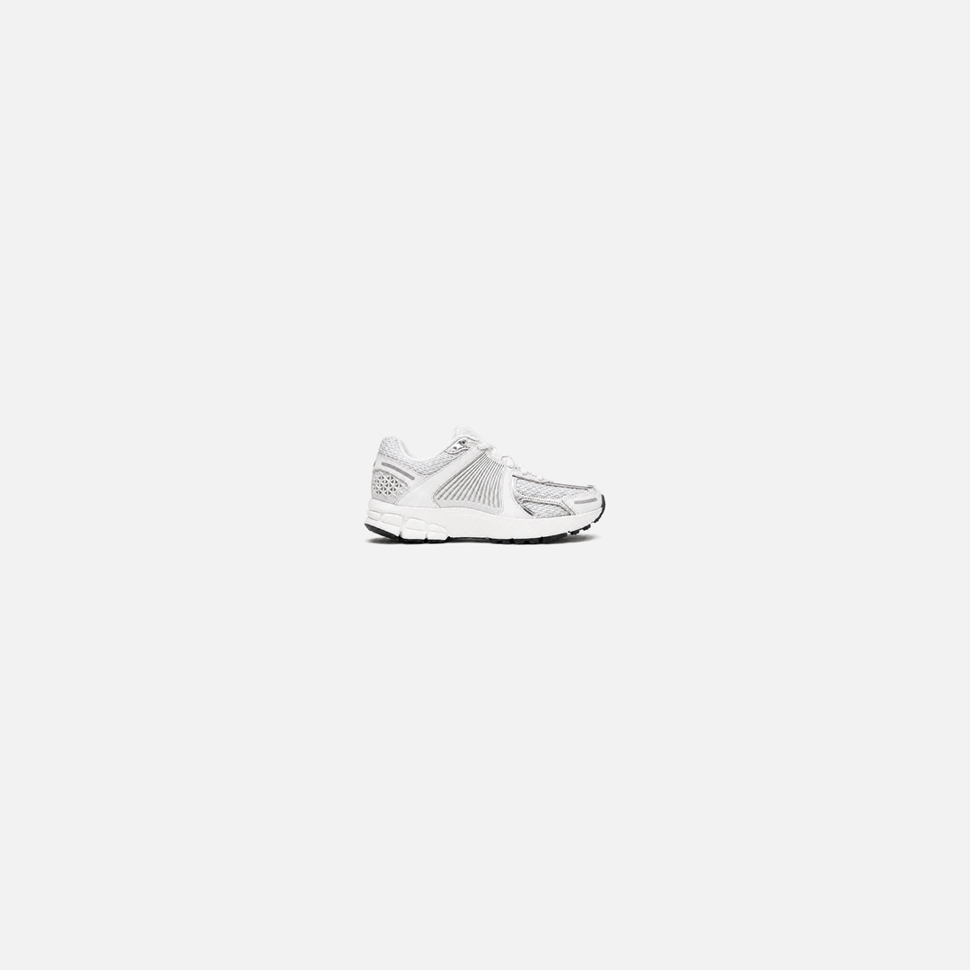 Shoes Zoom Vomero 5 Photon Dust Metallic